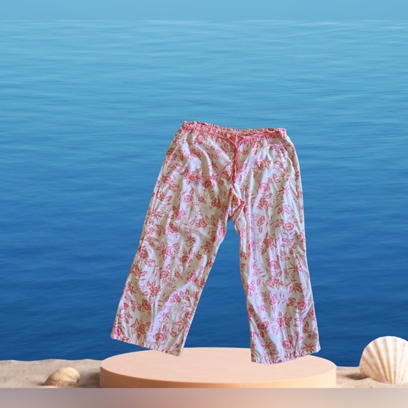 Gap lightweight floral pink Capri pants in size M wide legs - Picture 2 of 13